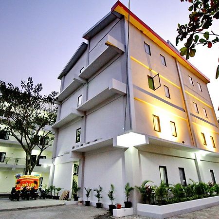 Hotel Dparagon Medokan Ayu Surabaja Zewnętrze zdjęcie